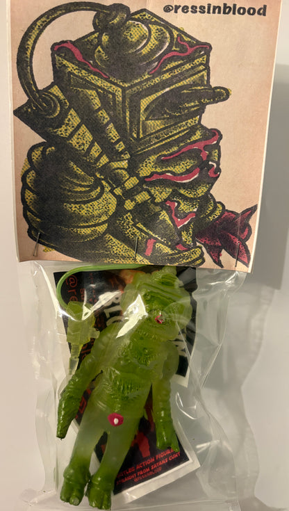 Ressinblood Green Figure – Art Toy Bagged Release